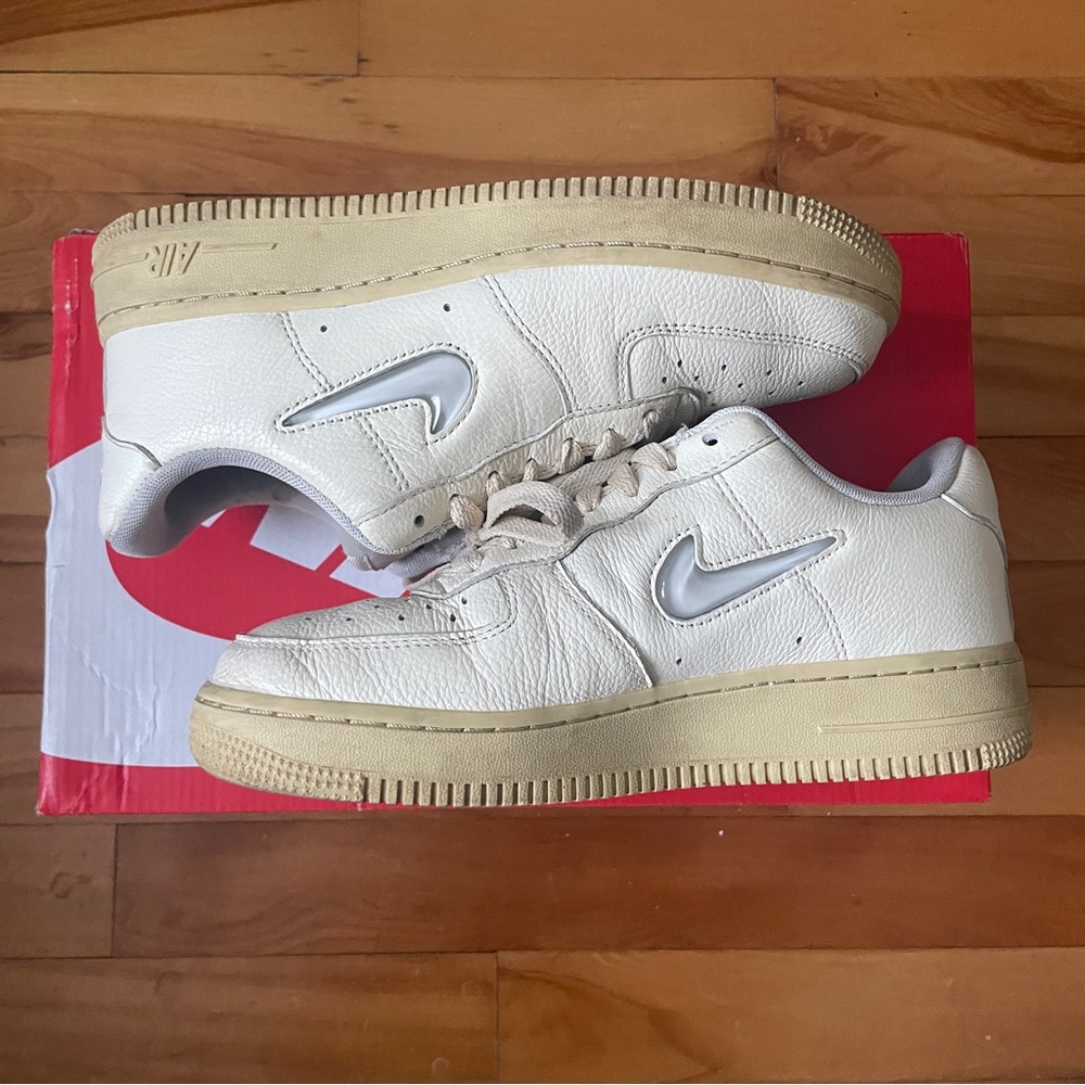 Nike Wmns Air Force 1 '07 LX 'Coconut Milk' Size 6.5W
